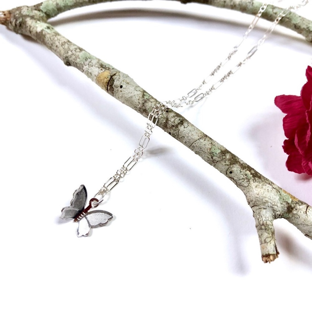 Butterfly Necklace, Dragonfly, Insect, Bee, Flower - Picture 2 of 10